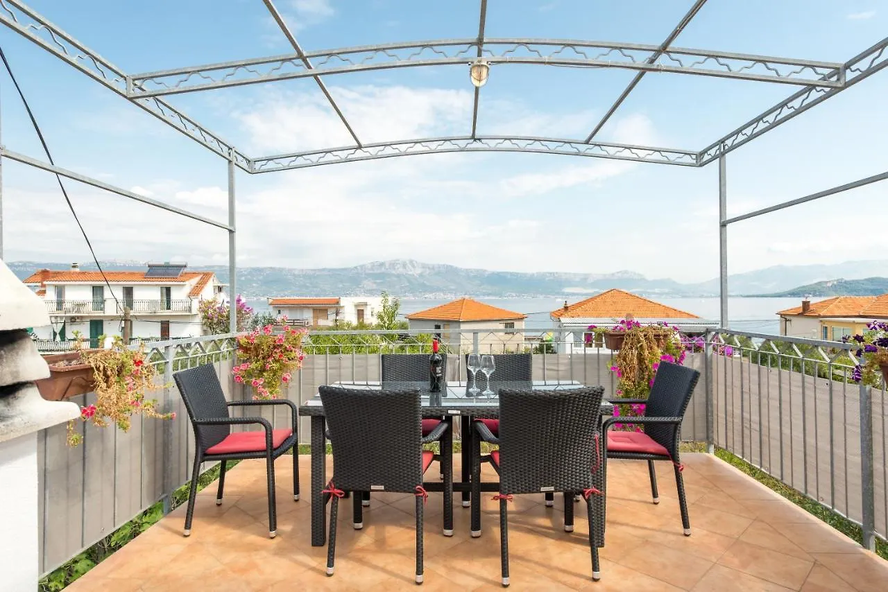 Apartman Dunja Slatine 0*,  Croatia